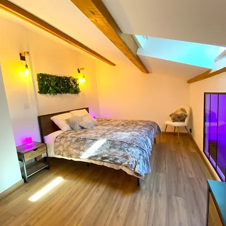 Mezzanine, Centre-ville Apartment
